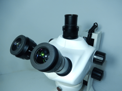  Estereomicroscópio Trinocular Profissional ME200TR